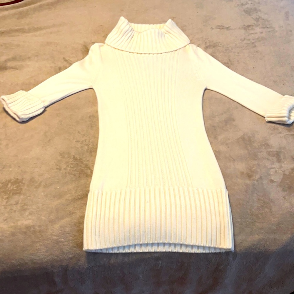 Candies L off white turtleneck, 3/4 sleeve sweater!!!! Only wore once!!!!!!!